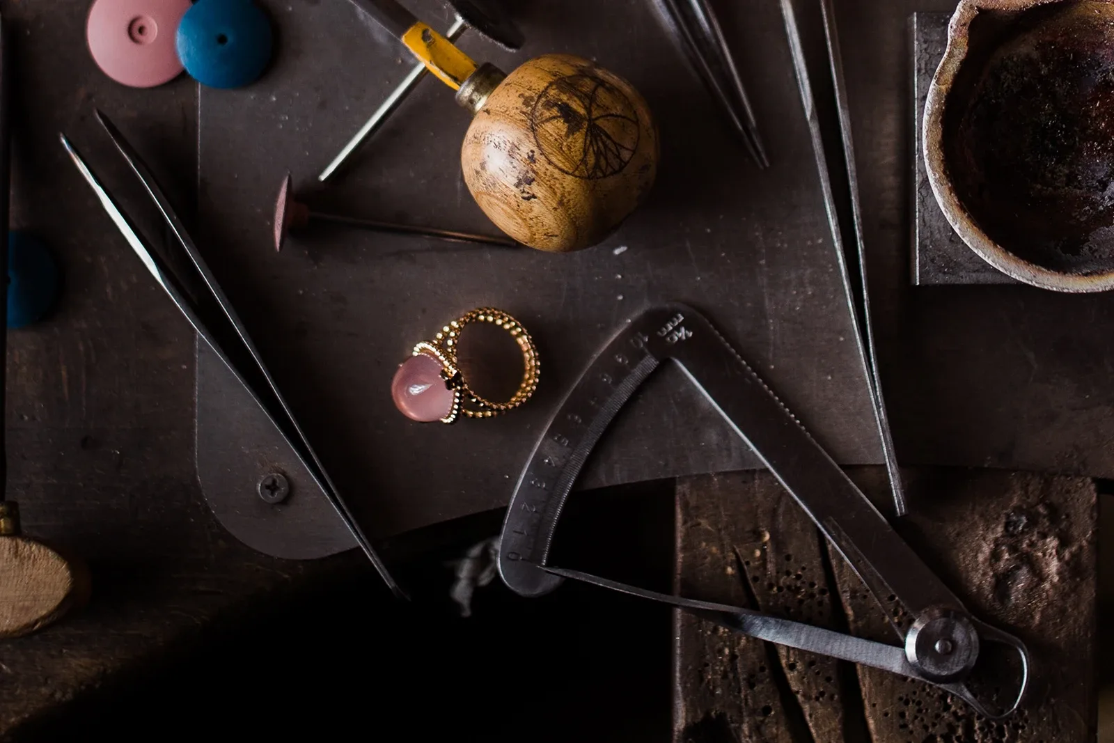 Bijoux de seconde main et promesse
